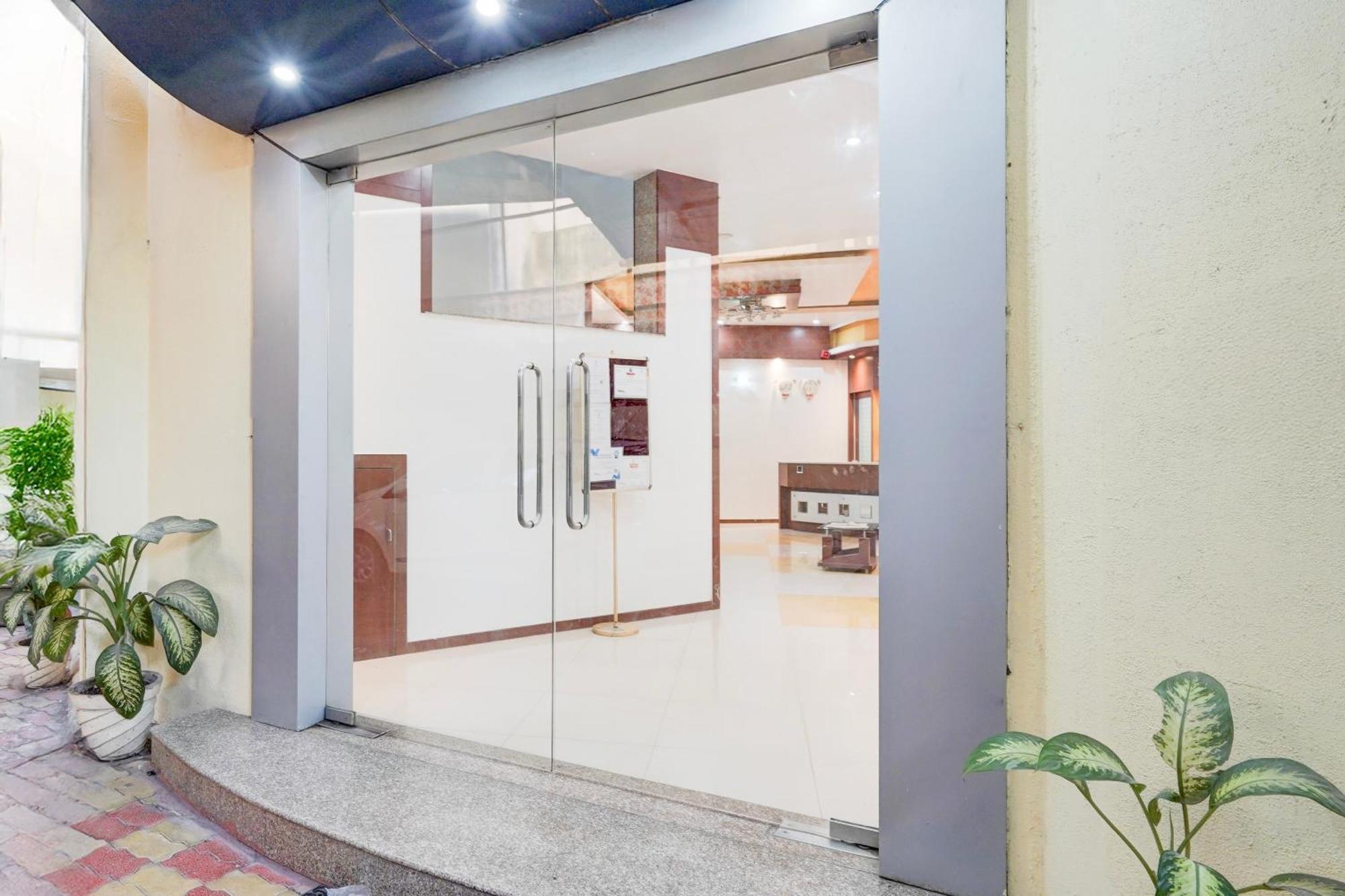 Super Townhouse Mg Road Porbandar Formerly Hotel Harmony Экстерьер фото